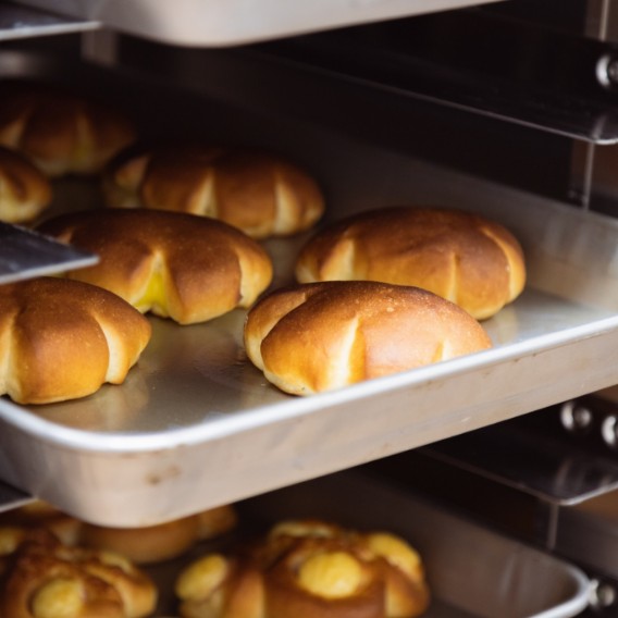 焼き立てクリームぱん